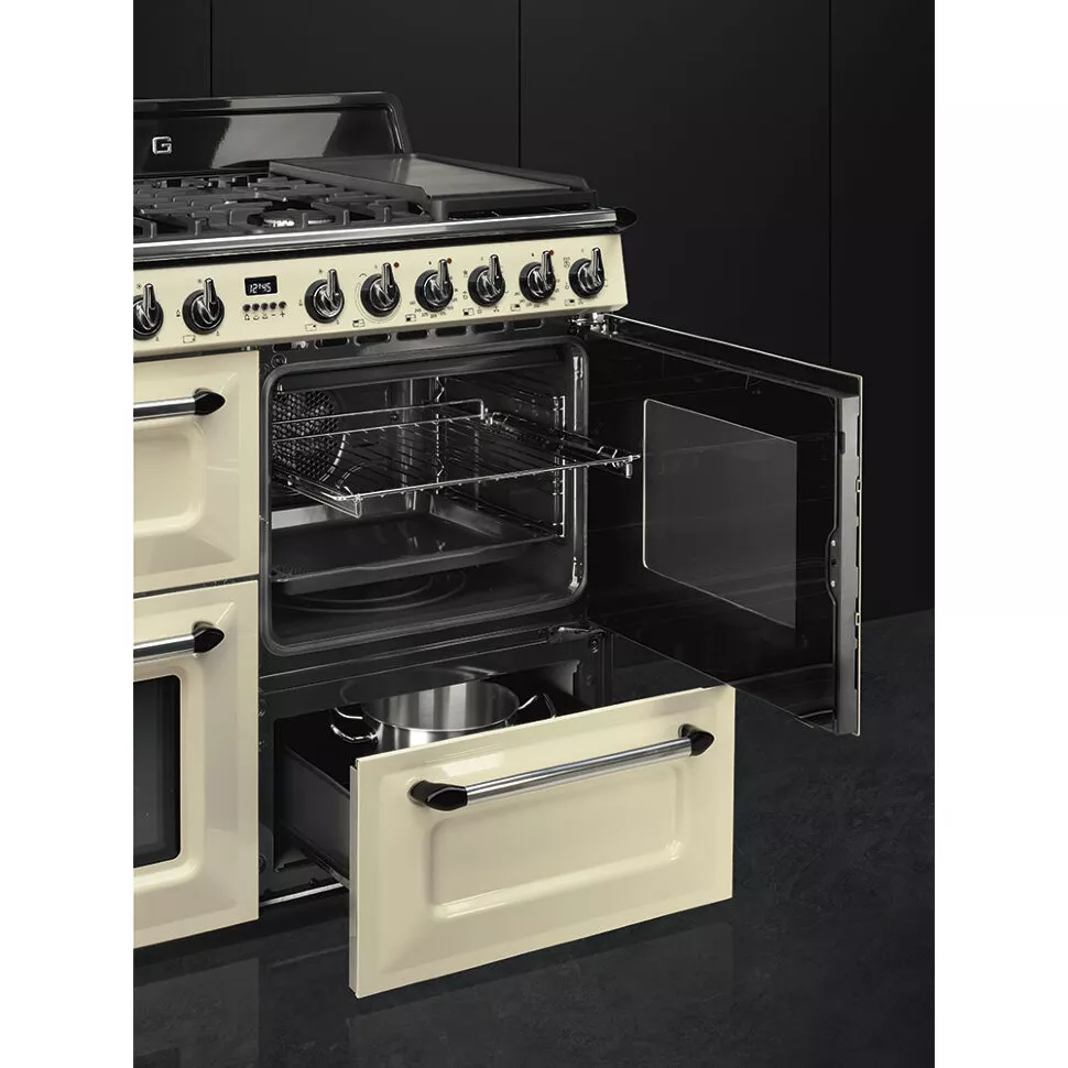 Новая коллекция варочных центров Smeg с комбинированными конфорками поступила в продажу Новая коллекция варочных центров Smeg с комбинированными конфорками поступила в продажу